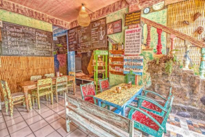 Отель Lovina Central Hostel  Buleleng
